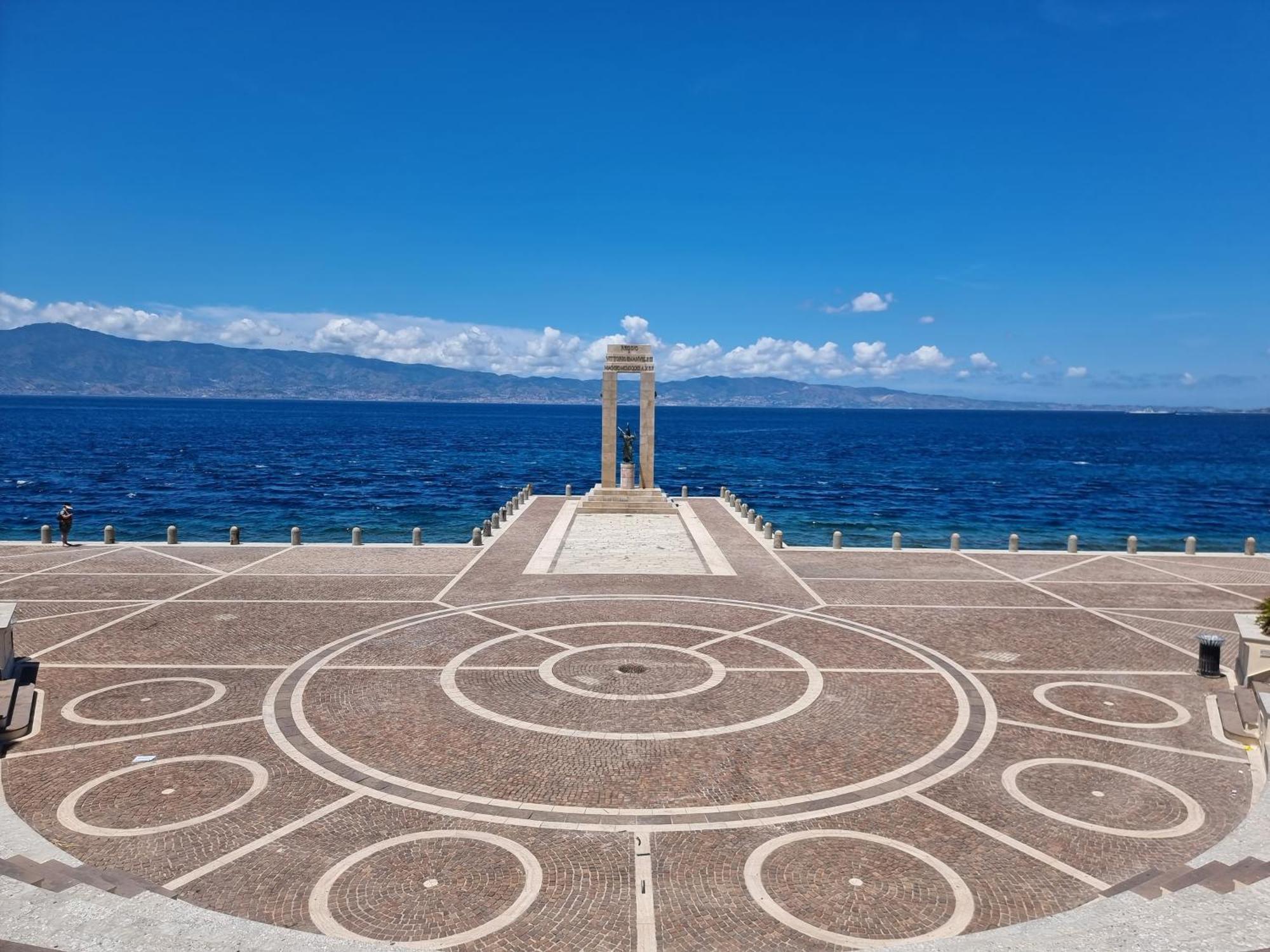 Loft Magna Grecia Reggio Calabria Centro Storico A 3 Minuti A Piedi Dal Mare Διαμέρισμα Εξωτερικό φωτογραφία